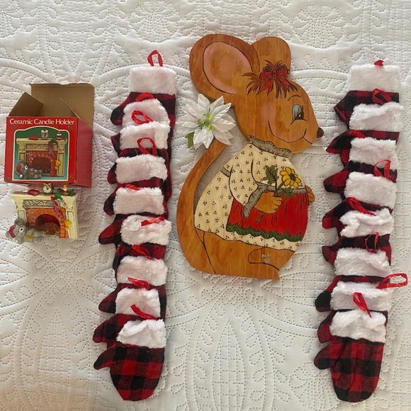 BUNDLE OF CHRISTMAS ITEMS - Picture 1 of 11